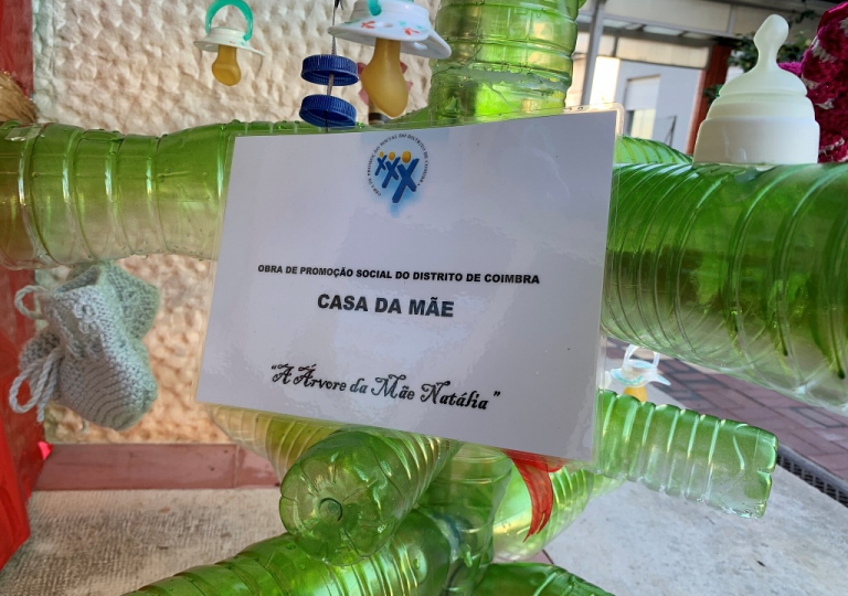 CONCURSO DE ÁRVORES DE NATAL RECICLADAS