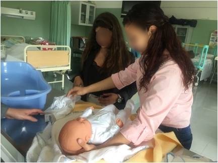 VISITA À ESCOLA DE ENFERMAGEM